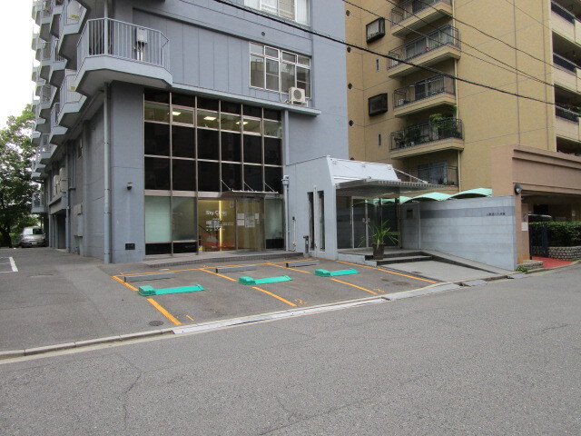 写真：時間貸し駐車場　オーナー様運営